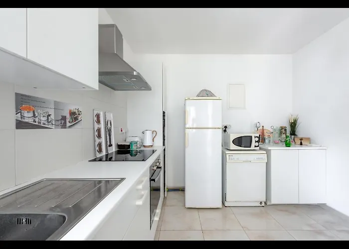 Myria Court 아파트 레메소스