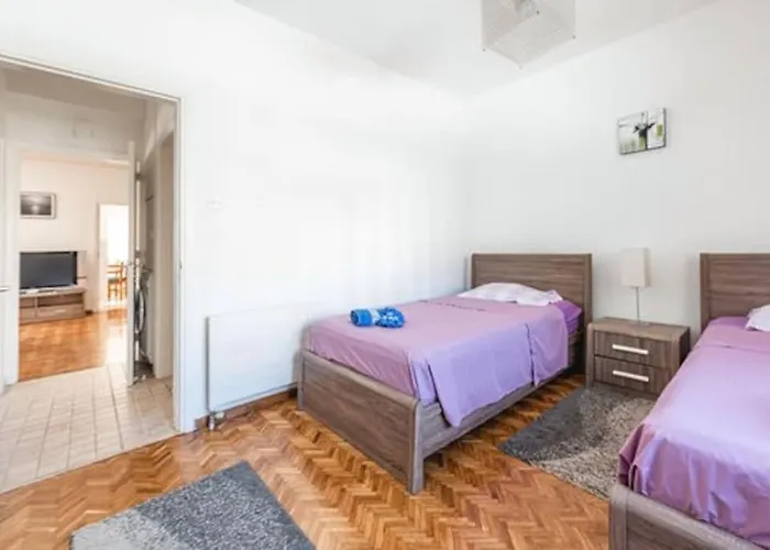 Myria Court Apartment *