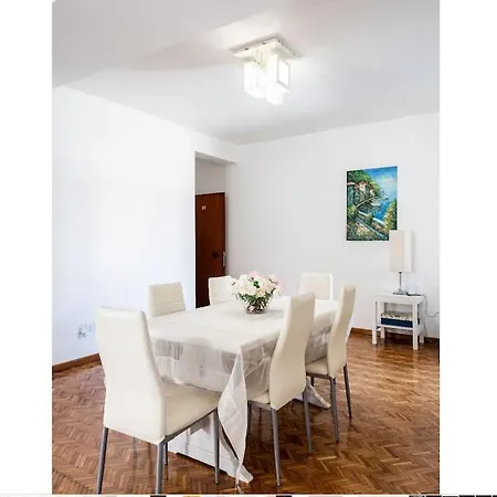 Lägenhet Myria Court *
